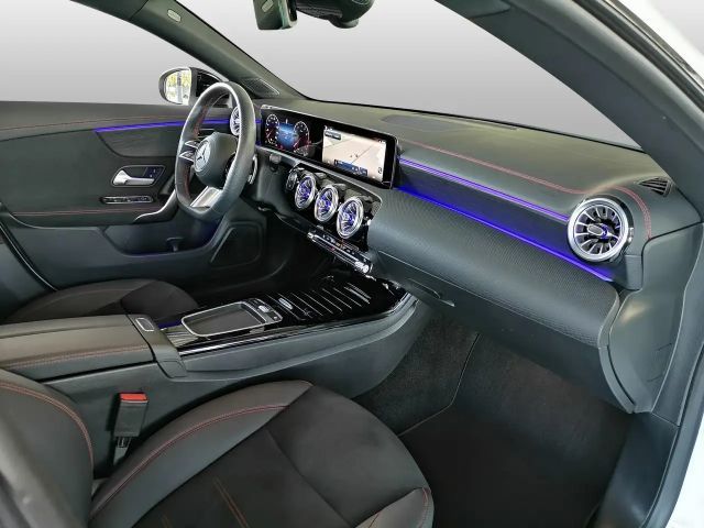 Mercedes-Benz CLA 180 AMG Line Coupé