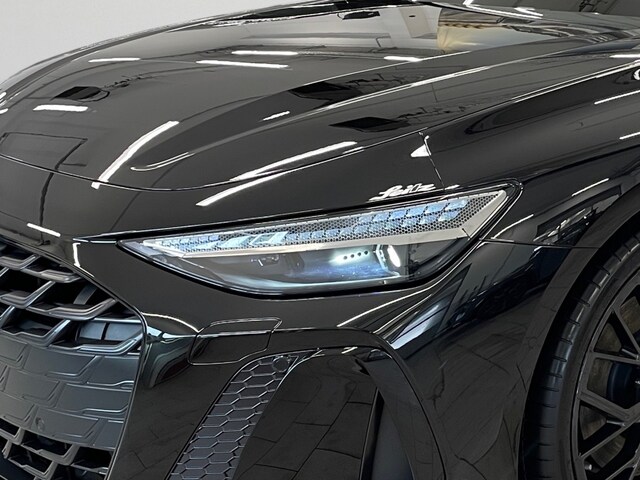 Audi A6 Avant Quattro S-Tronic