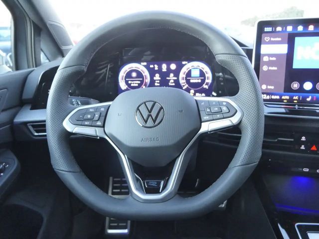 Volkswagen Golf DSG R-Line