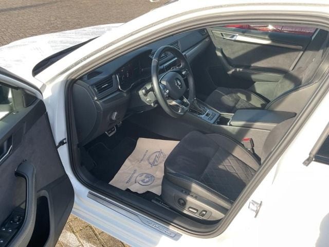 Skoda Superb 2.0 TDI Combi Sportline