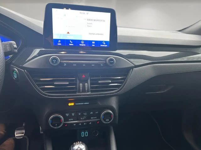 Ford Focus EcoBoost ST Line