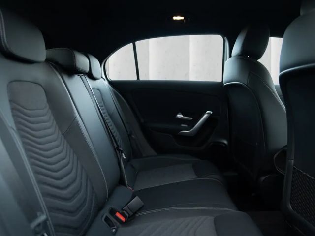 Mercedes-Benz A 180 Hatchback Progressive