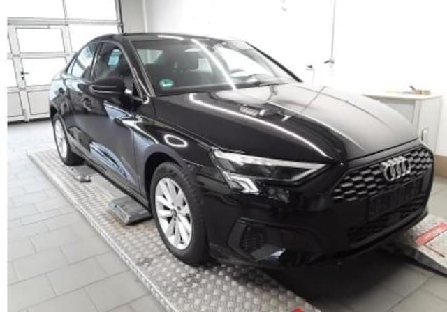 Audi A3 30 TDI S-Tronic Sedan