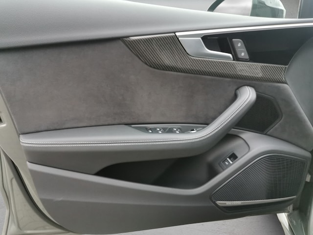 Audi A4 40 TFSI Avant Quattro S-Line S-Tronic