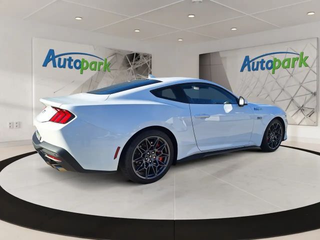 Ford Mustang Fastback GT 5.0 V8