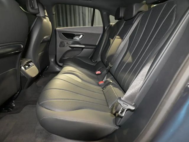 Mercedes-Benz EQE 300 Advanced Sedan