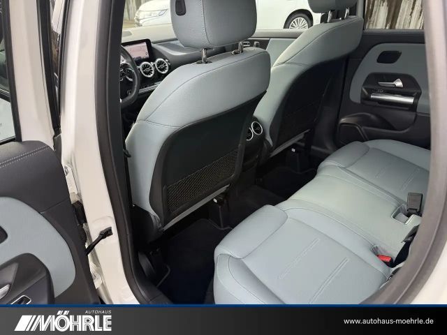 Mercedes-Benz GLA 180 AMG Line