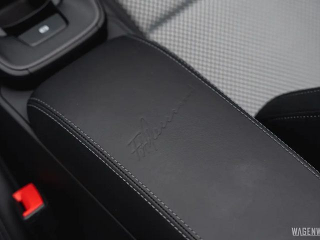 Porsche 992 4 Cabrio GTS Targa