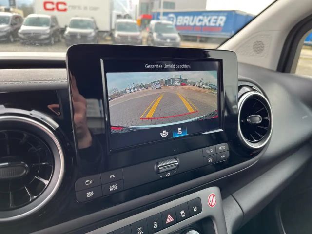 Mercedes-Benz T 180 T 180 d Navi PDC KAM AUT SHZ KlimaA SpurH FLA