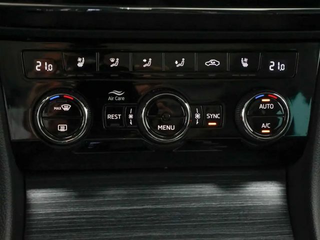 Skoda Superb 2.0 TDI Combi Style Style