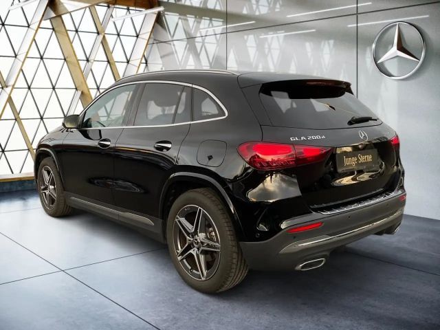 Mercedes-Benz GLA 200 AMG Line GLA 200 d