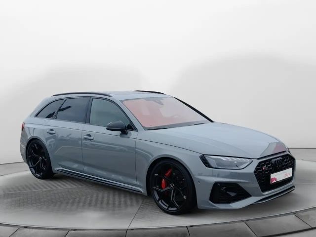 Audi RS4 Avant Quattro S-Tronic