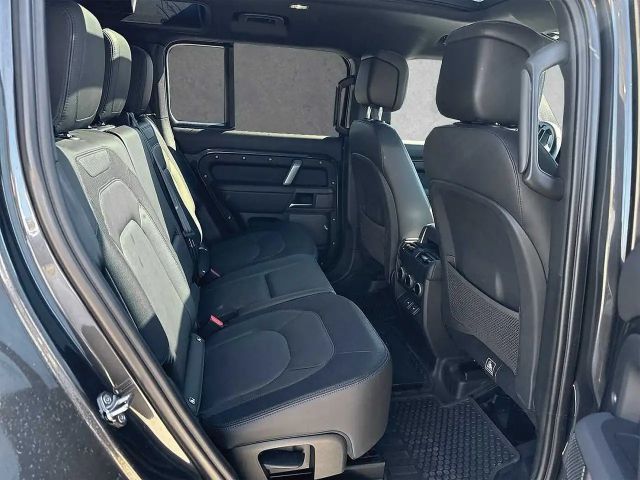 Land Rover Defender 110 D300 Dynamic HSE