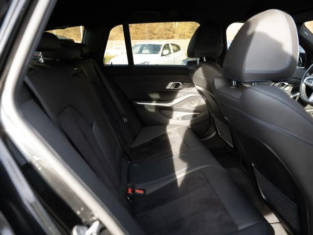 BMW 320 320d M-Sport Touring xDrive
