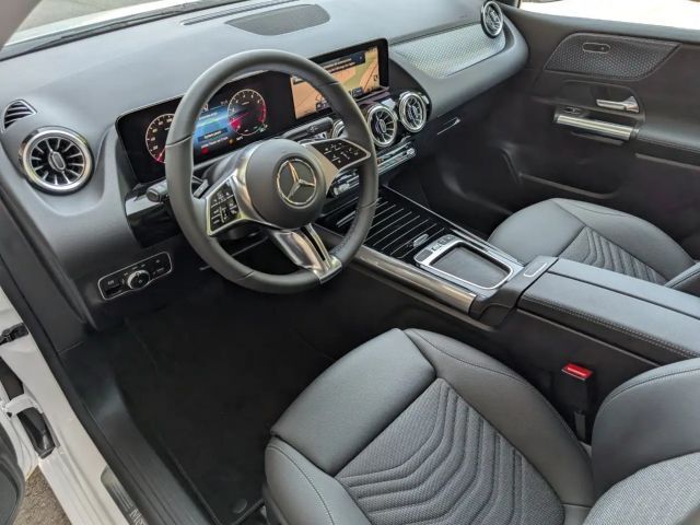 Mercedes-Benz B 180 Progressive Sedan