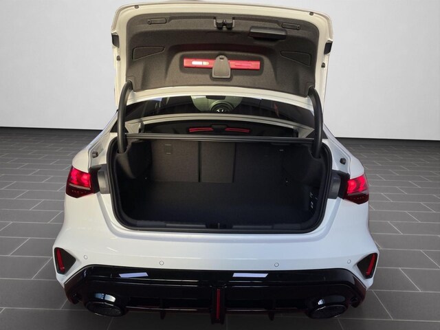 Audi RS3 Quattro S-Tronic Sedan