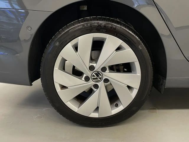 Volkswagen Golf 1.5 eTSI Life