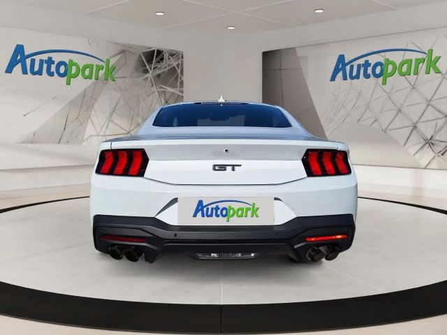 Ford Mustang Fastback GT 5.0 V8