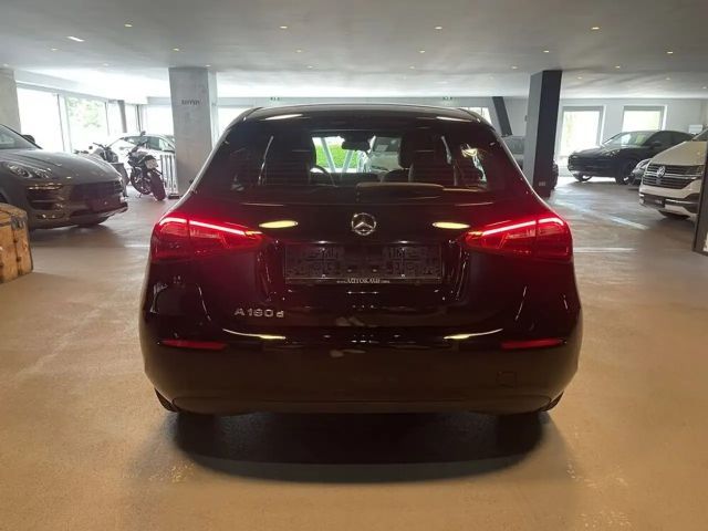 Mercedes-Benz A 180 A 180 d Style