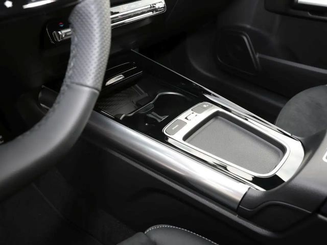 Mercedes-Benz GLA 200 AMG Line