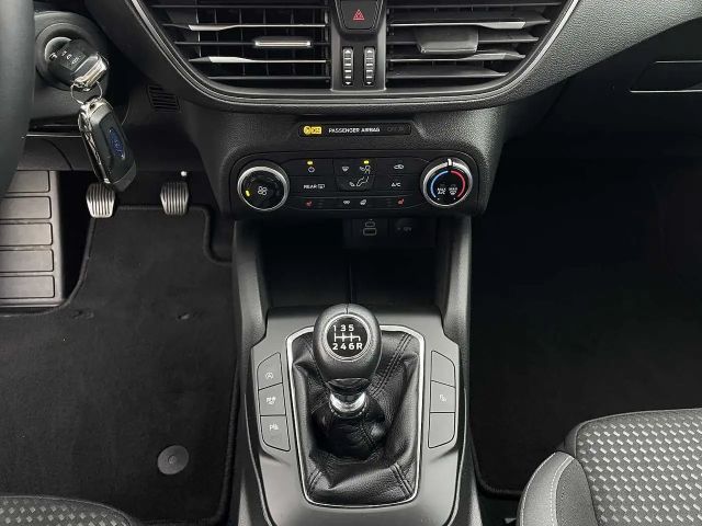 Ford Focus Cool & Connect