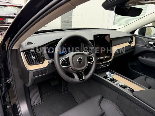 Volvo XC60 AWD Dark Plus