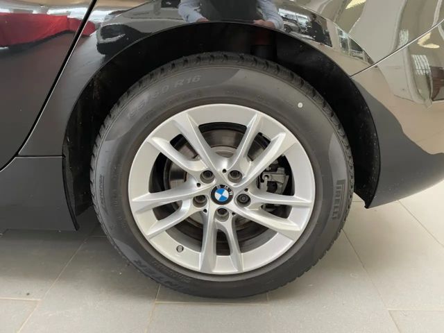 BMW 118 118i Sedan Sport Line