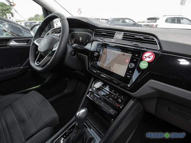 Volkswagen Touran 1.5 TSI DSG R-Line