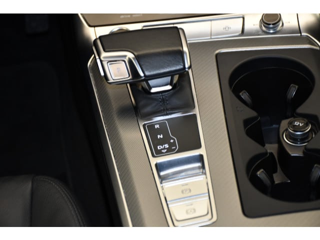 Audi A6 40 TDI Avant S-Tronic