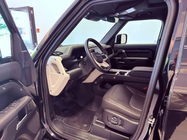 Land Rover Defender D300 Dynamic SE