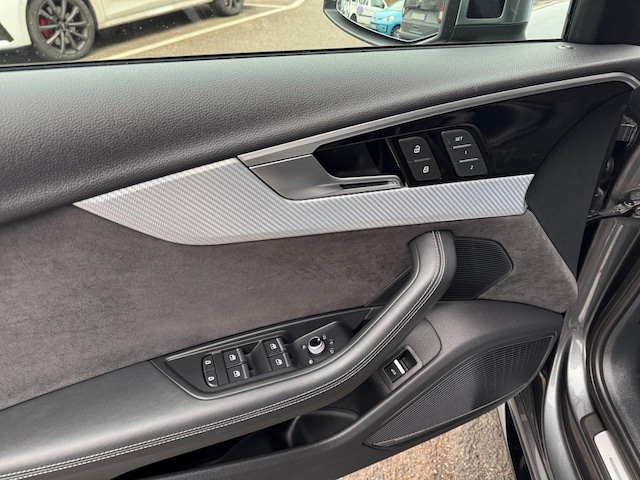 Audi RS4 Avant Quattro