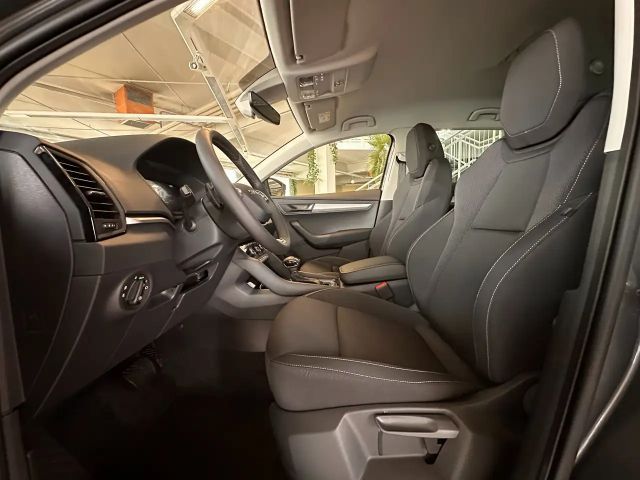 Skoda Karoq Edition 130 DSG*AHK*Rückfahrk*Frontscheibenheiz