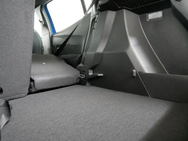 Peugeot E-2008 Active Pack