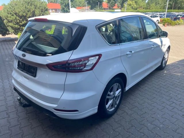Ford S-Max Titanium