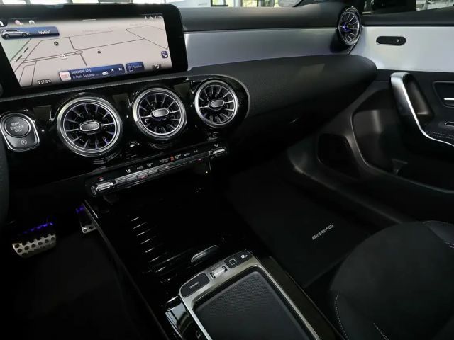 Mercedes-Benz A 180 AMG Line