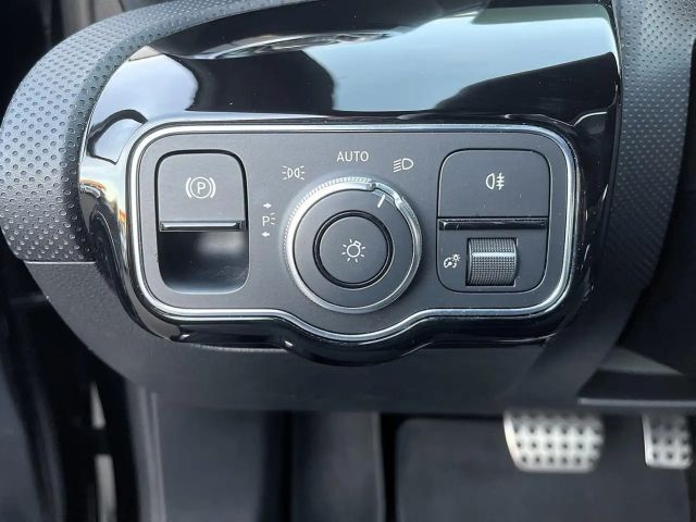 Mercedes-Benz A 250 A 250 e