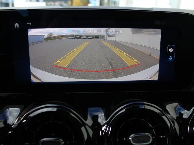 Mercedes-Benz B 180 Sedan