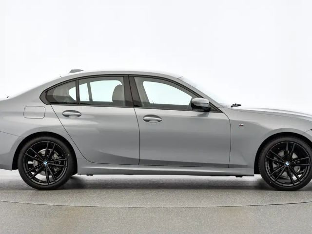 BMW 320 320i M-Sport Sedan xDrive