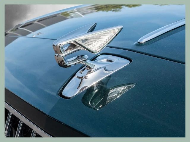 Bentley Flying Spur V8