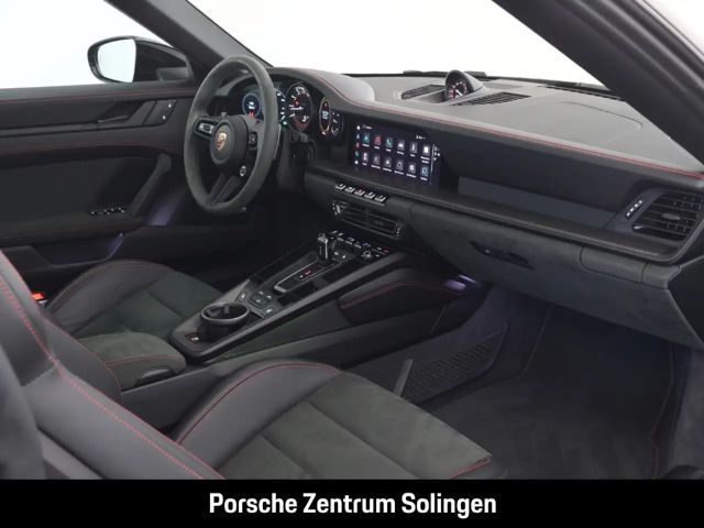 Porsche 992 Cabrio Carrera GTS