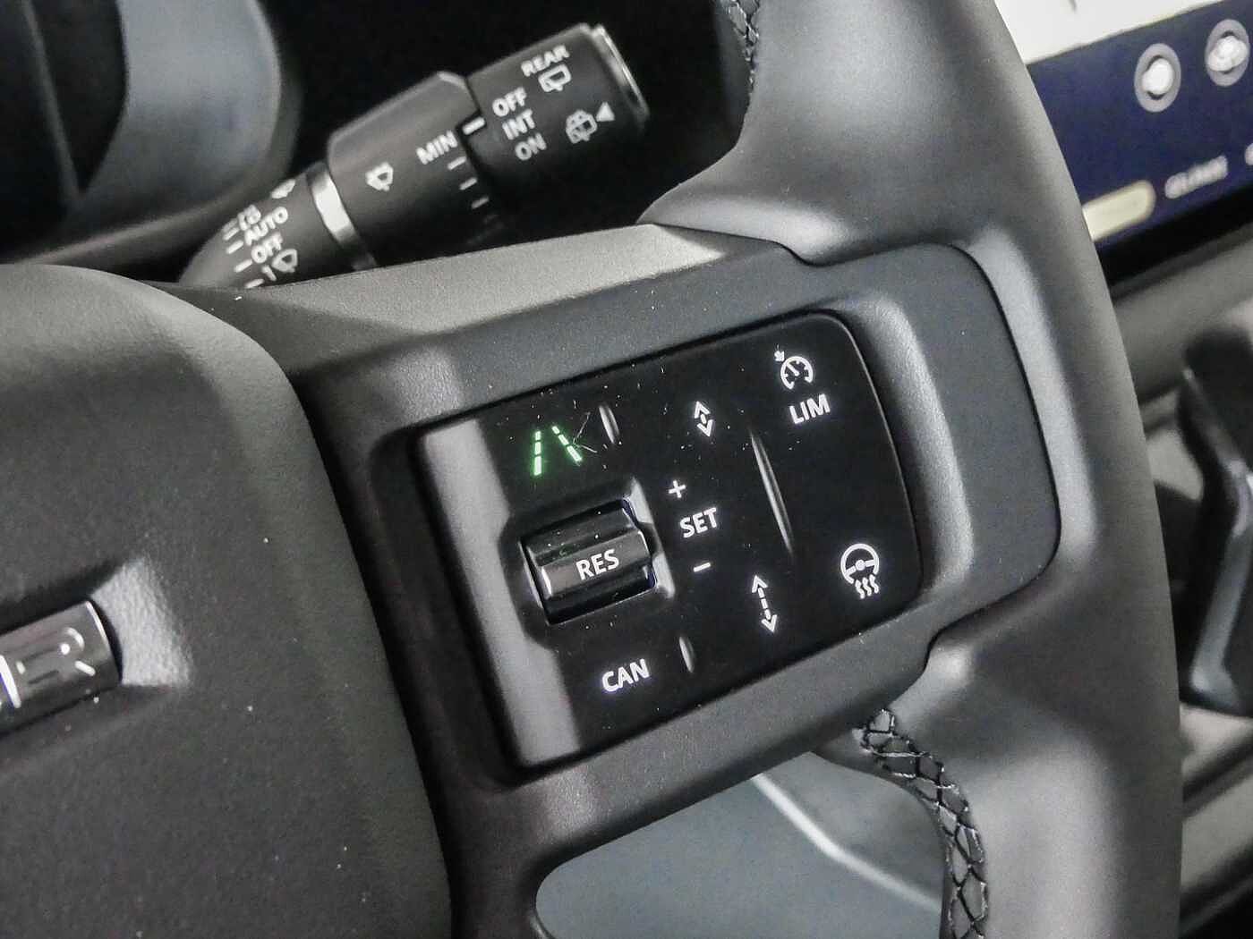 Land Rover Defender 90 Dynamic SE