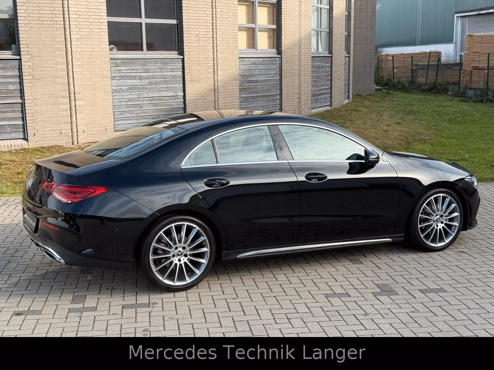 Mercedes-Benz CLA 200 AMG Line