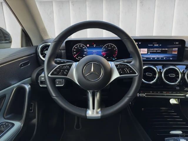 Mercedes-Benz CLA 180 Progressive