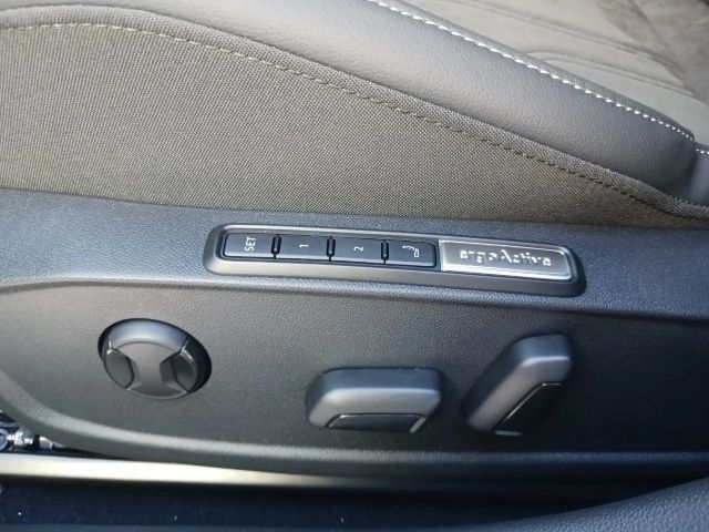 Volkswagen Golf 1.5 TSI Business Life Variant