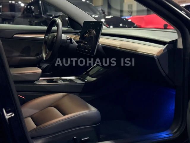 Tesla Model 3 AWD Performance