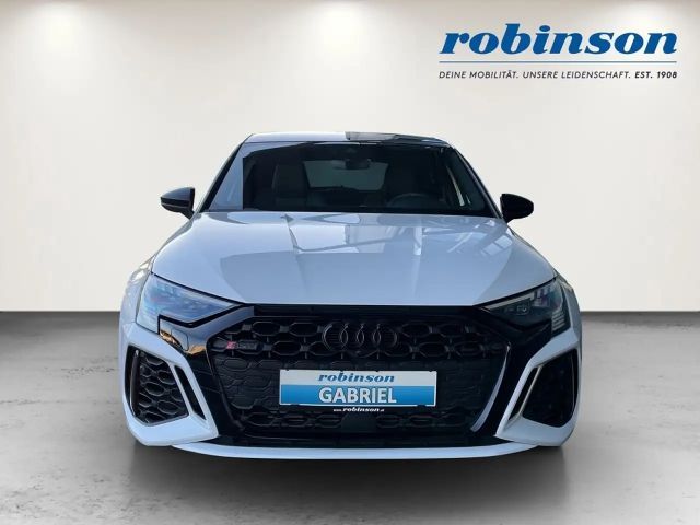 Audi RS3 Quattro S-Tronic Sedan