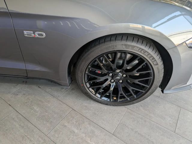 Ford Mustang Convertible GT 5.0 V8