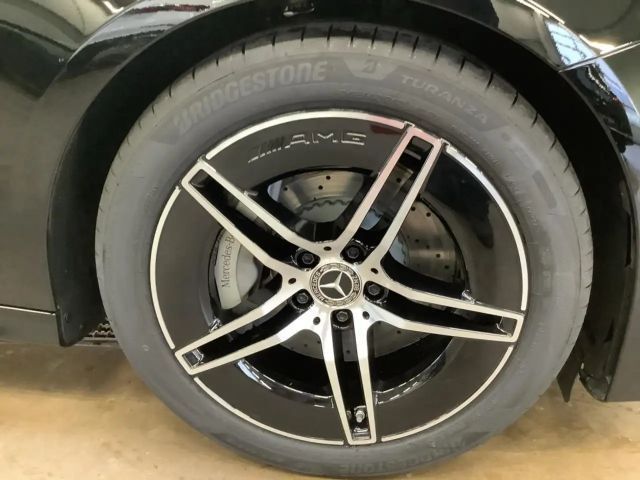 Mercedes-Benz E 200 AMG Line Sedan