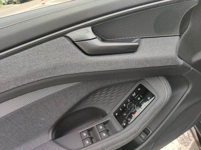 Audi A6 Avant Quattro S-Tronic