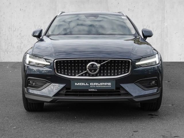 Volvo V60 Cross Country AWD Plus